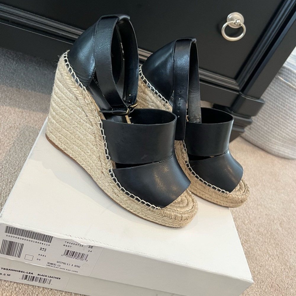Treasure & Bond Sannibel Lea Wedge Size 8.5
